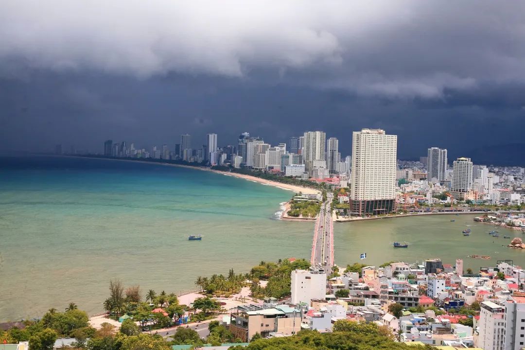 跨境引流与海外仓结合的运营策略 (跨境引流与海运的区别)