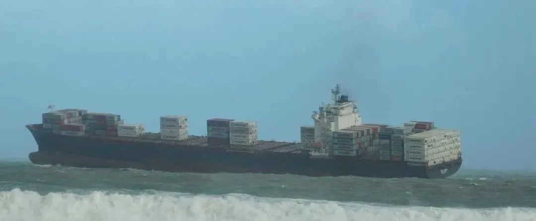 南非暴风雨之下：MSC箱船23个集装箱落海，马士基一箱船遭遇险情，开普敦港被迫关闭